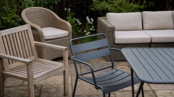Les critères à considérer pour choisir un mobilier d’extérieur durable