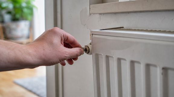 Astuce simple pour purger un radiateur et optimiser le chauffage