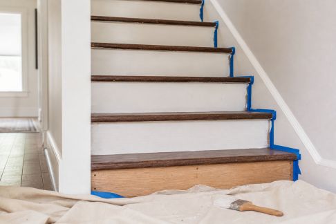 Peindre un escalier en bois : étapes et conseils de préparation