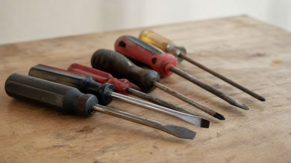 Critères incontournables pour choisir un bon tournevis adapté à vos besoins