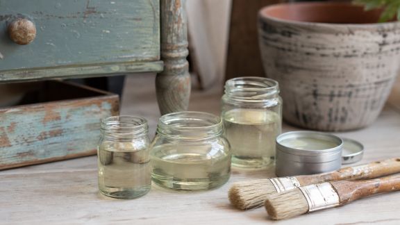 Sélection des meilleurs vernis pour protéger vos créations upcyclées