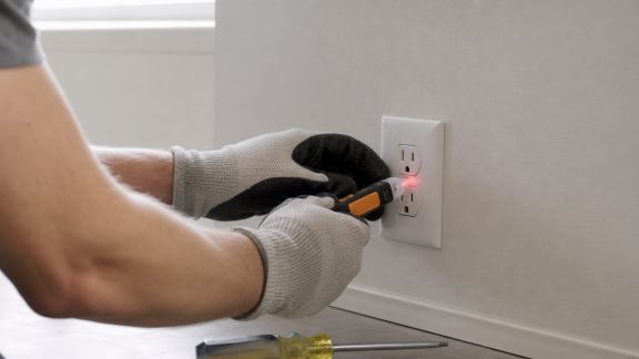 Gestes de sécurité à adopter lors du remplacement d'une prise murale