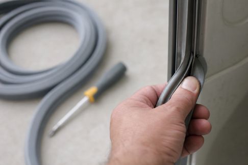 10 erreurs fréquentes lors du remplacement d’un joint de porte