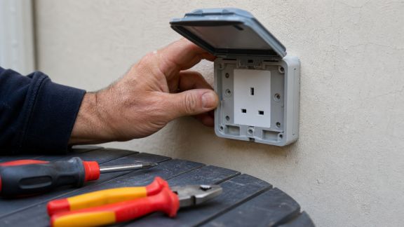 Erreurs fréquentes à éviter lors de l'ajout d'une prise extérieure