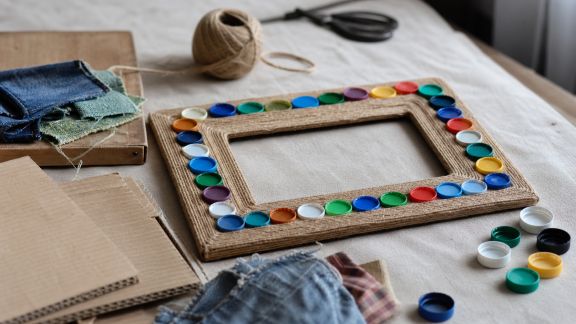 Tutoriel pour réaliser un cadre photo original à partir de matériaux récupérés